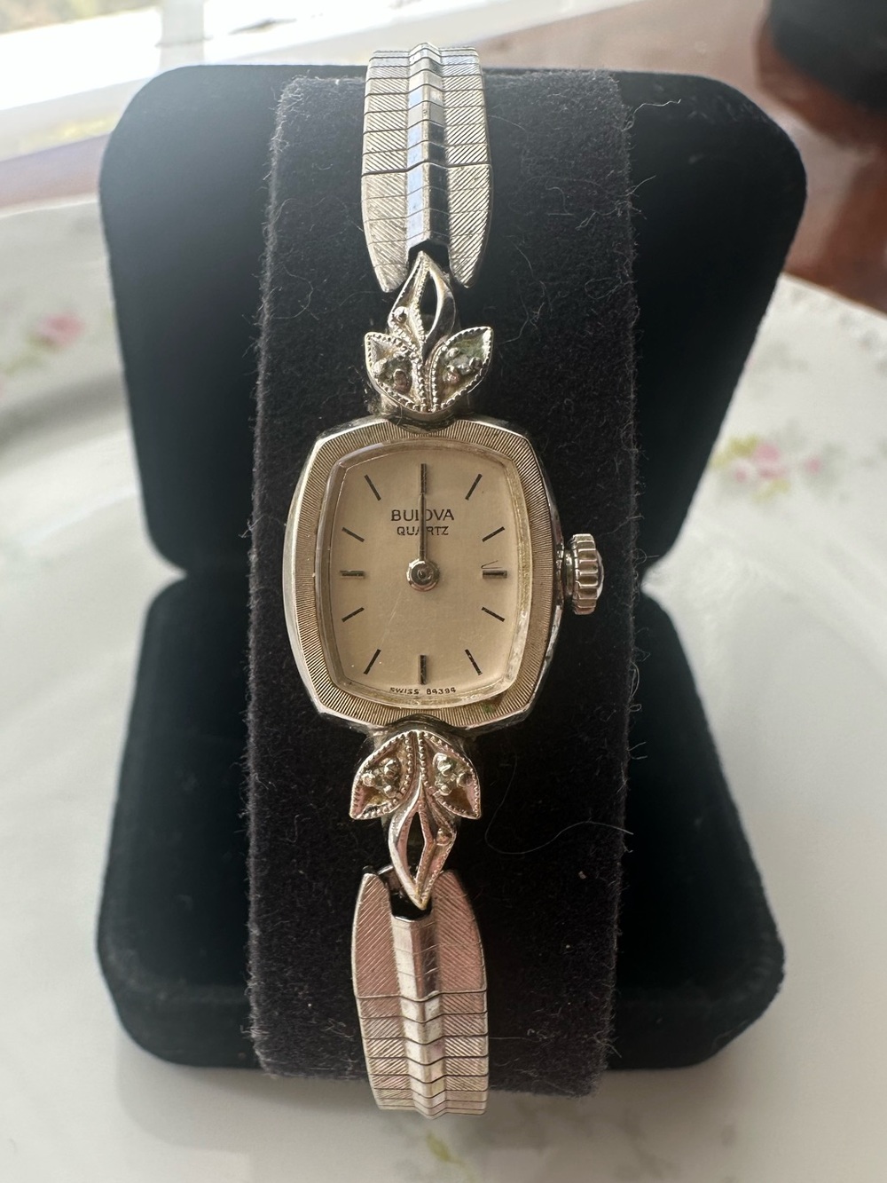 Vintage 1984 Bulova Ladies Quartz Cocktail Watch Silver Tone